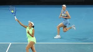 为什么跑垒员在冲向每一个垒包时都必须用脚精准触碰垒包的边角